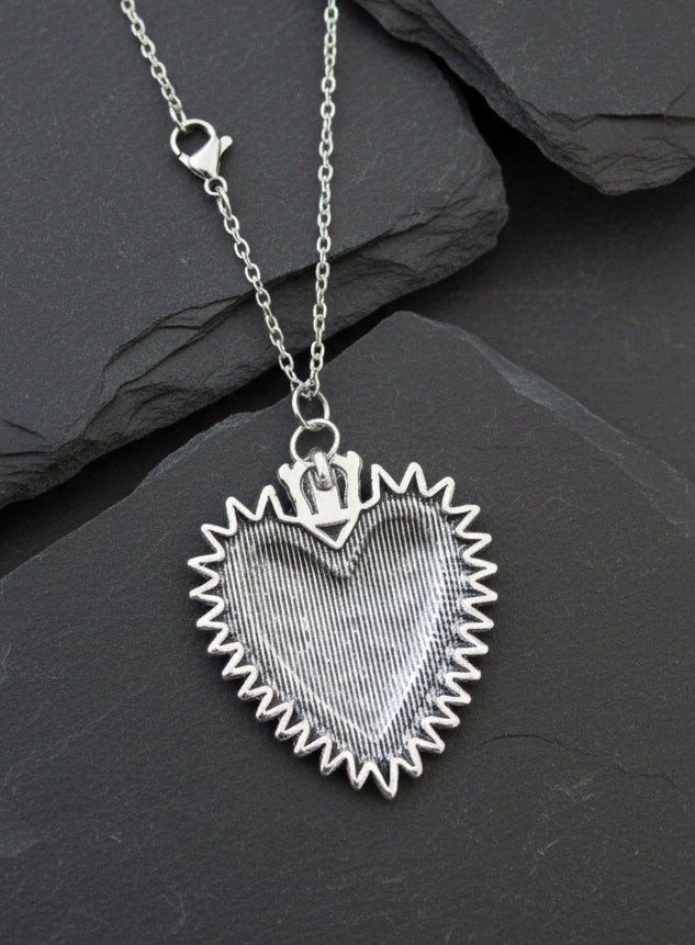 Halskette Sacred Heart mit Krone Edelstahl silber Rückseite