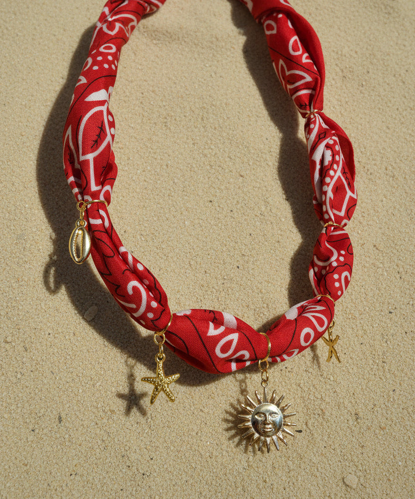 Bandana Kette rot/gold – Handgemachtes Unikat