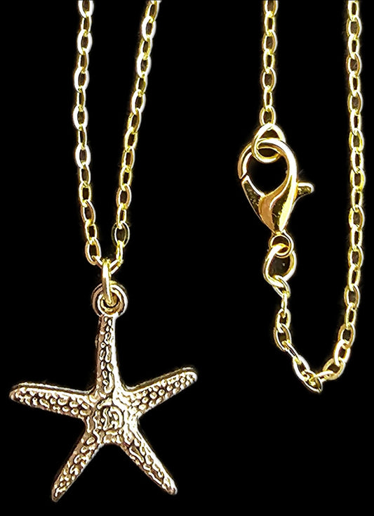 Kette mit Seesternanhänger in Gold