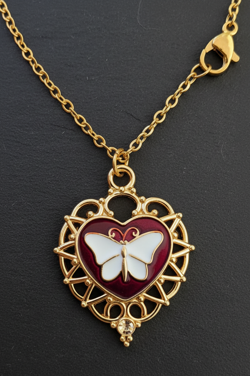 Halskette Herz mit Schmetterling – Edelstahl goldfarben