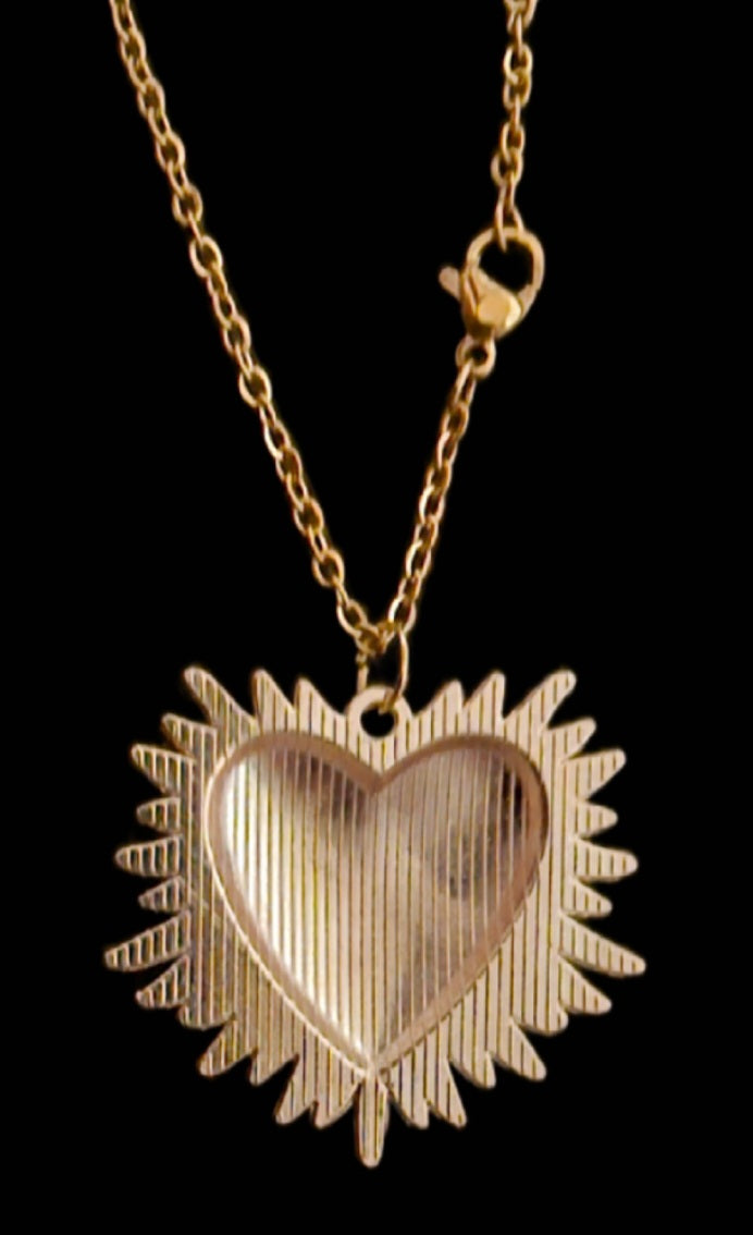 Halskette Sacred Heart Strahlen Edelstahl silber schwarzes Herz Nahaufnahme