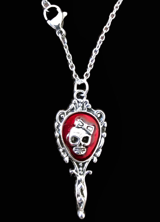 Halskette Totenkopf Spiegel Edelstahl silber rot Nahaufnahme