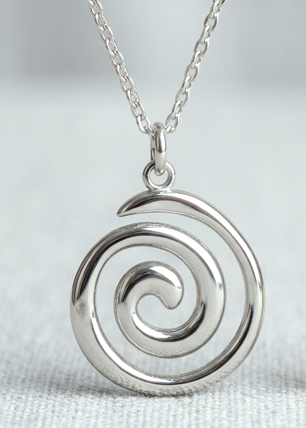 Halskette mit Spiralen-Anhänger silberfarben
