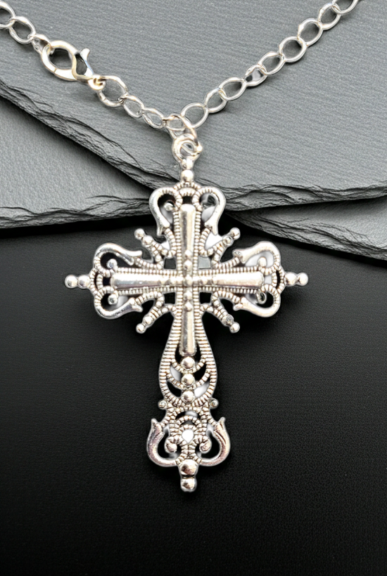 Extravagante Kreuz-Kette silber