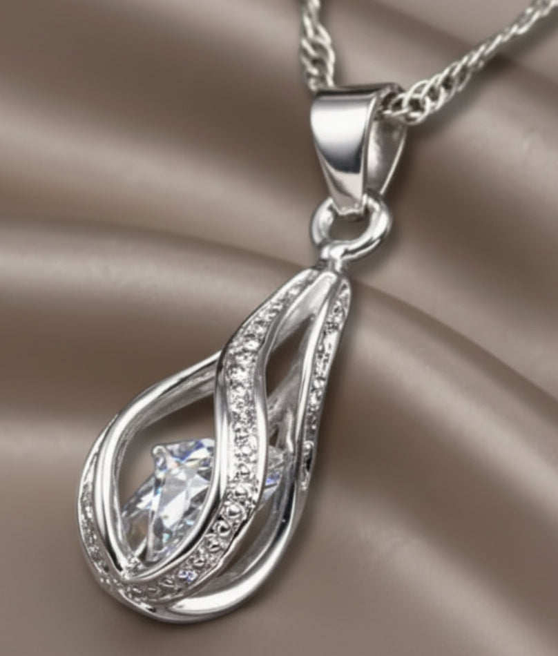 Anhänger 925 Silber Tropfen mit Zirkonia Nahaufnahme